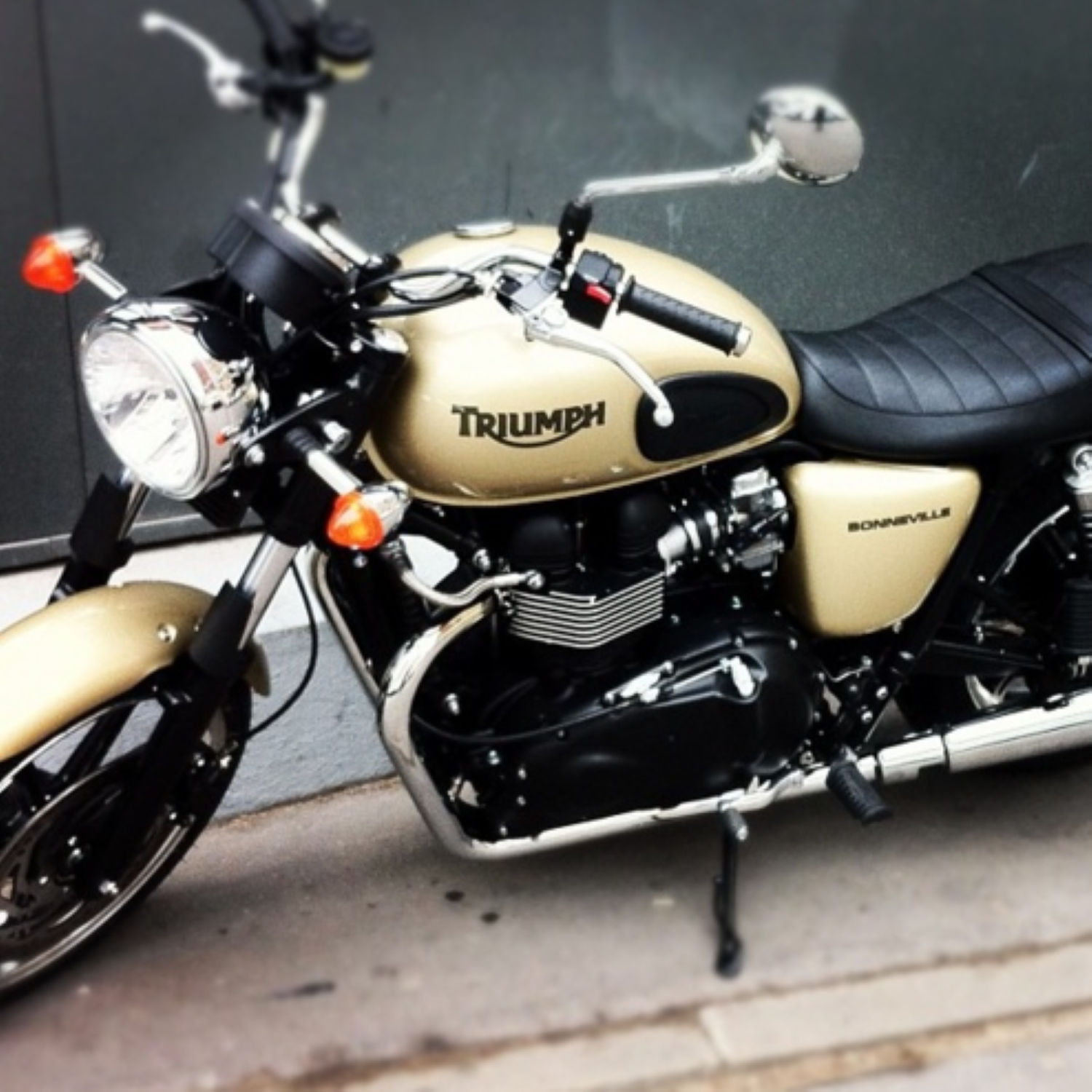 Triumph Aurum Gold (code GI) Motorcycle Paint