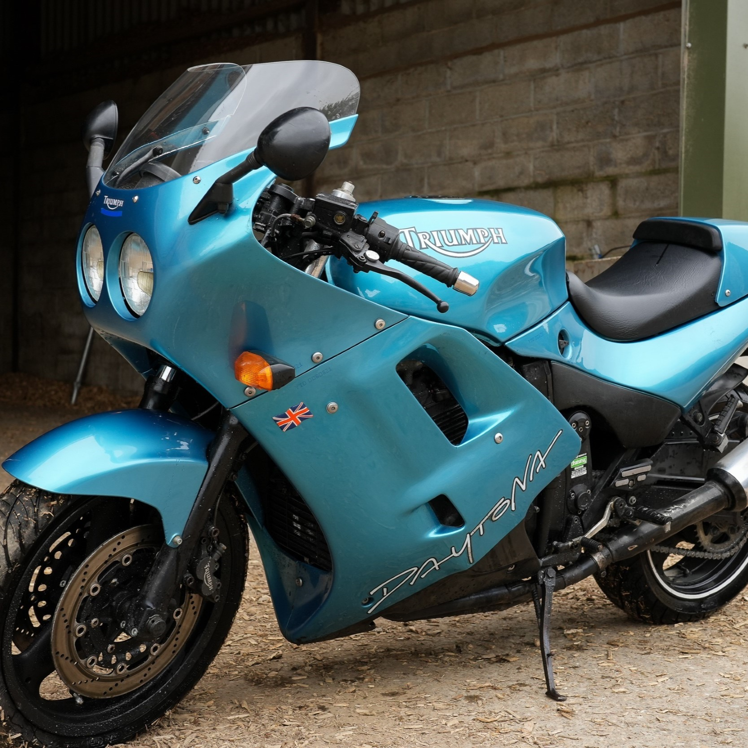 Triumph Barracuda Blue (code JE) Motorcycle Paint