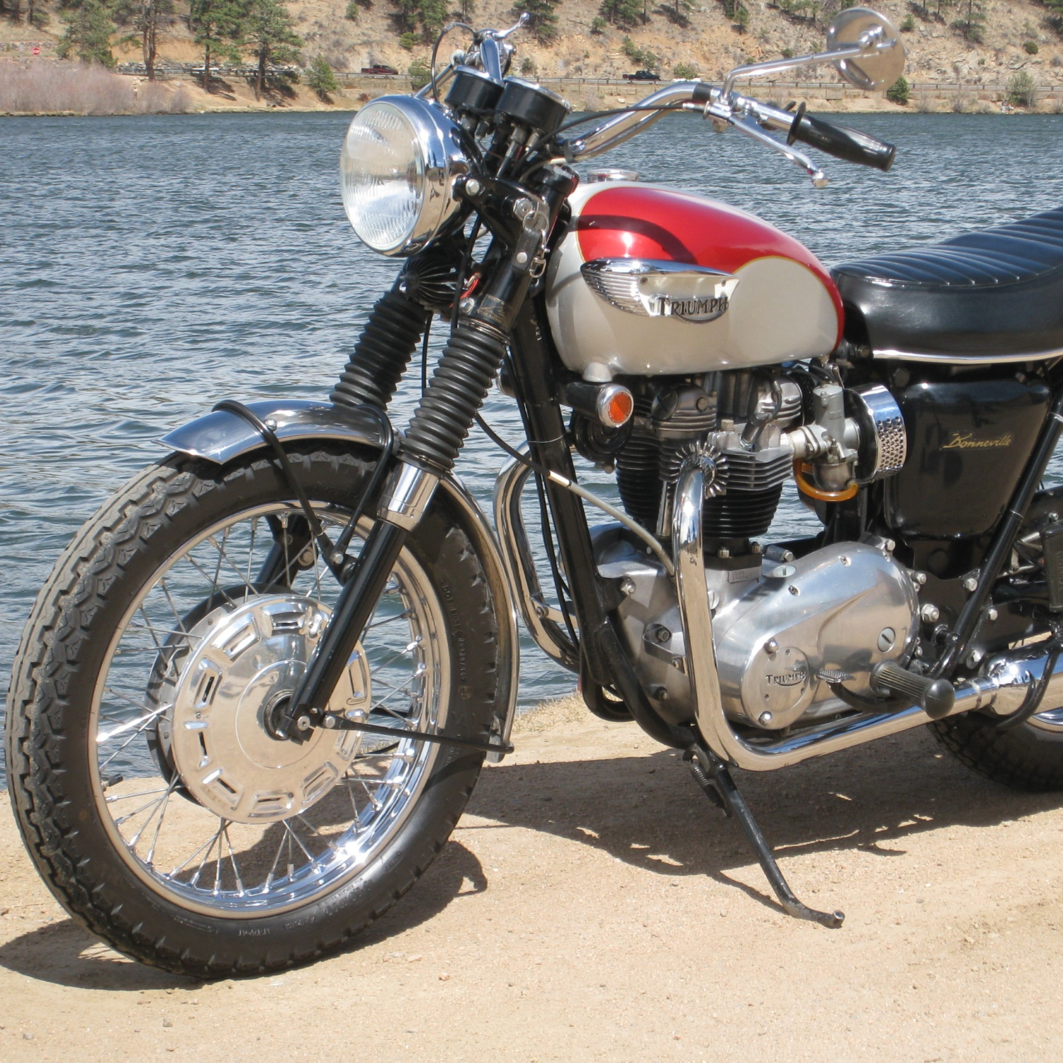 Triumph Hi Fi Scarlet Motorcycle Paint